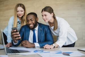 Entenda a importância da Certificação FRM® para a sua Carreira