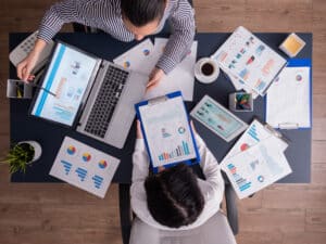 Trabalho ou certificação? Descubra por onde começar